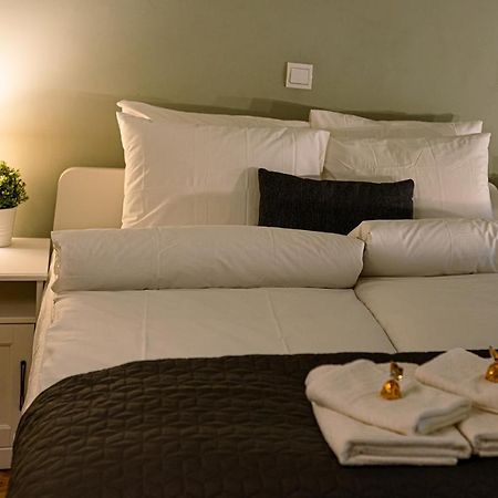 La Bella - Entire Apartment Near Gozsdu Udvar บูดาเปสต์ ภายนอก รูปภาพ